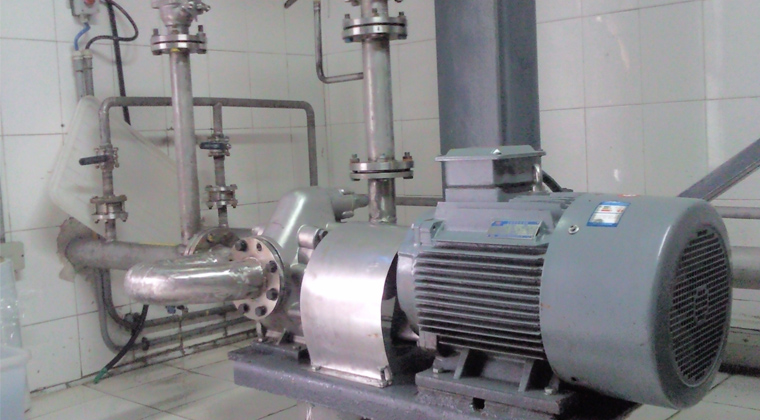 KCB不銹鋼齒輪泵用戶現(xiàn)場(chǎng)展示