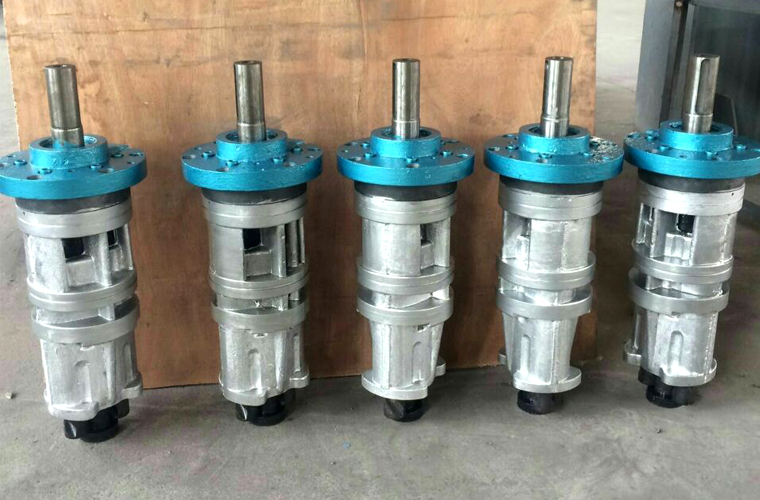 巨能機(jī)械公司簽約遠(yuǎn)東泵業(yè)SNE/A280-46螺桿泵配套HR500N型離心機(jī)